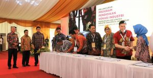 Vokasi Industri Gaet 2074 SMK dan 745 Perusahaan item-thumbnail