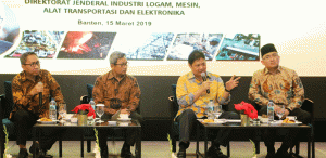 Pemerintah Menunggu Masukan dari Pengusaha untuk Tigkatkan Daya Saing Industri item-thumbnail