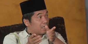 Ray Rangkuti Kritik Janji Gubernur Anies Baswedan item-thumbnail
