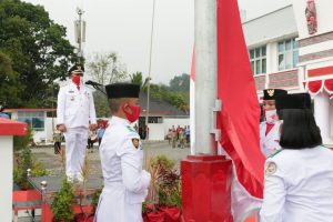Peringatan HUT Kemerdekaan ke-75 RI di Taput Hanya Diikuti 40 Undangan item-thumbnail