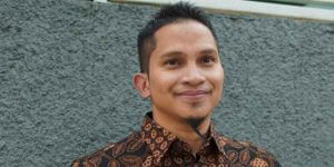 Main HP dalam Pesawat, Wakil Ketua KPK, Pamolango, Laporkan Anak Amien Rais, Muntaz Rais ke Polisi item-thumbnail