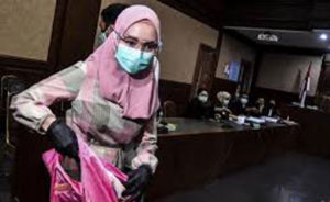 Burhanuddin dan Hatta Ali Buru-buru Menyatakan tidak Kenal Djoko Tjandra item-thumbnail