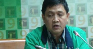 Belasan Polisi Datangi Ahmad Yani di Kantor KAMI item-thumbnail