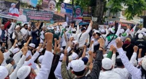 FPI Layak Bubar Karena Diisi Premanisme Berjubah Agama item-thumbnail
