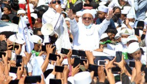 Sulitnya Polisi Menembus Benteng Pertahanan Rizieq item-thumbnail