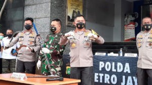 Kronologis Kematian 6 LPI, Masyarakat Sepenuhnya Percaya Kepada Polisi item-thumbnail