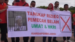 Polisi akan Segera Tangkap Rizieq Shihab item-thumbnail