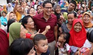 Sandiaga Uno Mau Jadi Menteri, Emak-emak Kecewa item-thumbnail