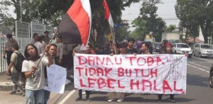 Warga: Pak Sandi Jangan Kotak-kotakin Negeri Ini dengan Label Halal dan Haram item-thumbnail
