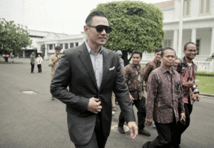 Ketum Partai, Rasa Presiden, Ini Penilaian Jhoni Allen Terhadap AHY item-thumbnail