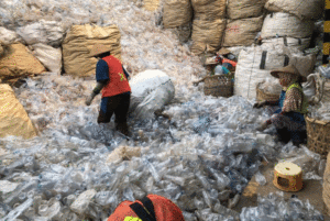 Industri Daur Ulang Plastik Kekurangan Bahan Baku item-thumbnail