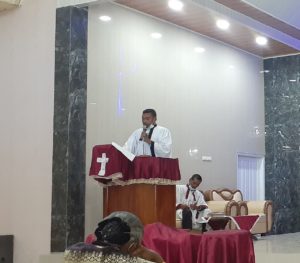 Melalui Warta Gereja, Pemkab Humbahas Himbau Masyarakat Batasi Kegiatan item-thumbnail