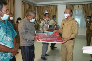 Bupati Nikson Nababan Berikan Bantuan Pembangunan Rumah Ibadah item-thumbnail