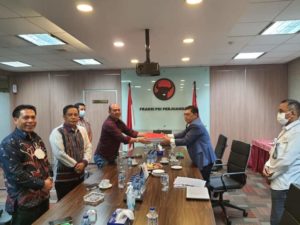 Demi Tuntaskan Pembangunan, Bupati Taput Nikson Nababan Audiensi ke DPR RI item-thumbnail