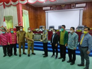 Pemkot dan DPRD Kota Sibolga Terima Piagam Penghargaan Jamsostek item-thumbnail