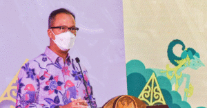 Menperin Promosikan “Asyik Memakai Batik” item-thumbnail