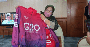 Indonesia Sudah Mampu Memproduksi Apa Saja, Lalu Kenapa Harus Impor Baju Seragam ?? item-thumbnail