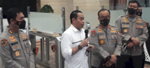 Sopir dan Ajudan Isteri Jenderal Sambo Ditangkap item-thumbnail
