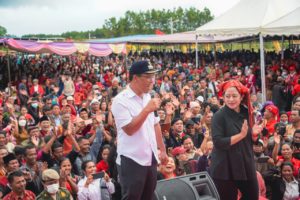 Kurang Lebih 10 Ribu Massa Sambut Kunker Ketua DPR RI Puan Maharani Di Pearung Humbahas item-thumbnail