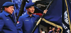 Khawatir Anaknya, AHY tidak Bisa Berlaga di Pilpres 2024, SBY Tebarkan Fitnah item-thumbnail