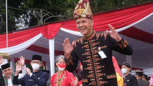 Survey Membuktikan, Ganjar Masih Teratas Sebagai Capres 20124 item-thumbnail
