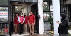 Kejagung Ungkap Modus Korupsi Impor Garam item-thumbnail