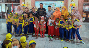 Bupati Banyumas Ngobrol Bareng Siswa PAUD Al Irsyad item-thumbnail