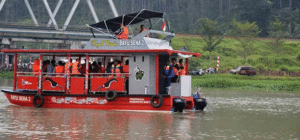 Bupati Banyumas Uji Coba Kapal Wisata Bayu Sena item-thumbnail