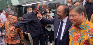 Surya Paloh JugaDukung Airlangga Jadi Capres 2024 item-thumbnail