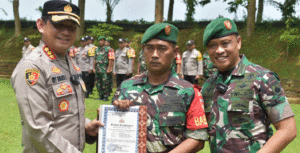 Penghargaan Danrem Wijayakusuma untuk Babinsa Sumpiuh Tangkap Pelaku Curanmor item-thumbnail