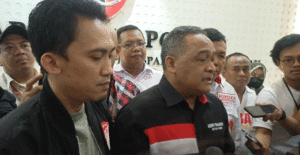 Menghina Presiden Jokowi dengan Menyebut Bajingan dan Tolol, Rocky Gerung Dilaporkan ke Bareskrim item-thumbnail