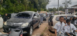 Semarak Perayaan 17 Agustus 2023, Paranginan Jalan Menuju Sipinsur Macet Total item-thumbnail