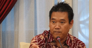 Pecat Ngabalin, Dia Offside item-thumbnail